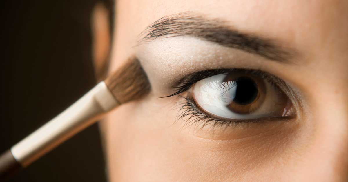  Šminka za spuštene kapke: pravila i korisni saveti